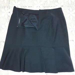 Ann Taylor Women's Black Professional/Casual Skirt